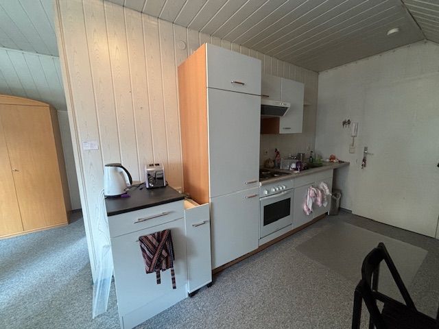 Schönes möbliertes 1-Zimmer-Bad-Appartement in Altenkirchen